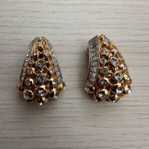 Vintage Clip-On Earrings – Gold Tone with Crystals